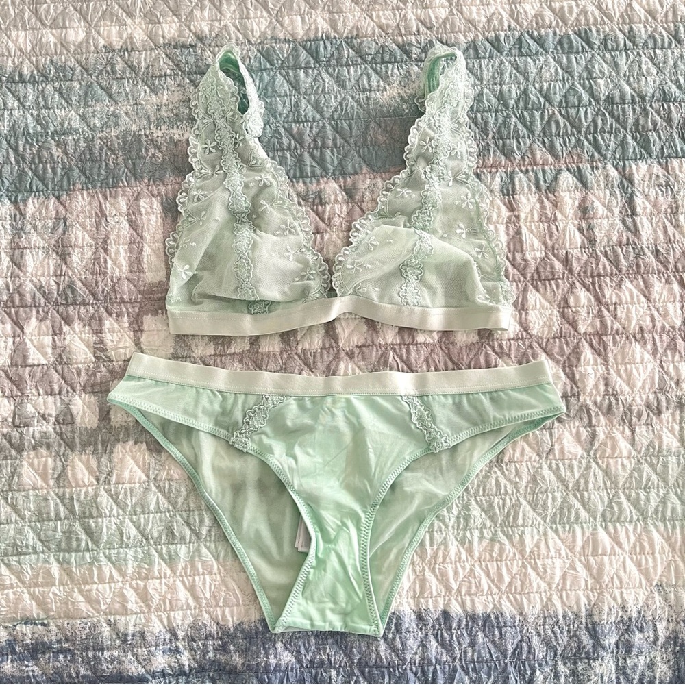 Lace Bralette and Panty Set - Mint Green